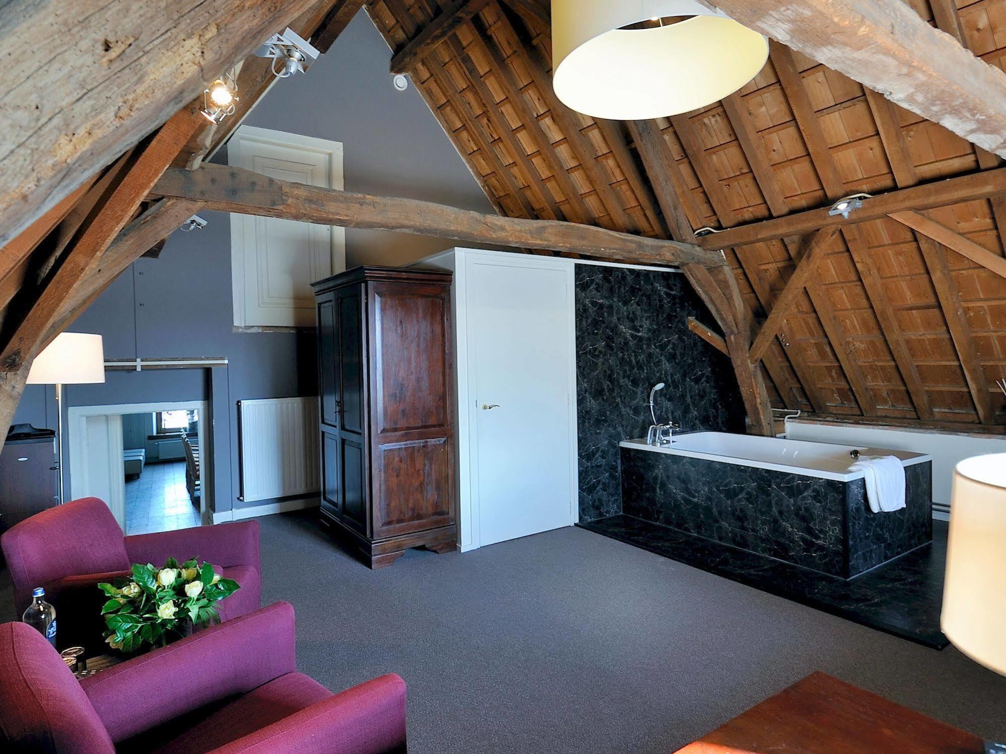Hotel Het Raedthuys Sint-Maartensdijk Exterior photo